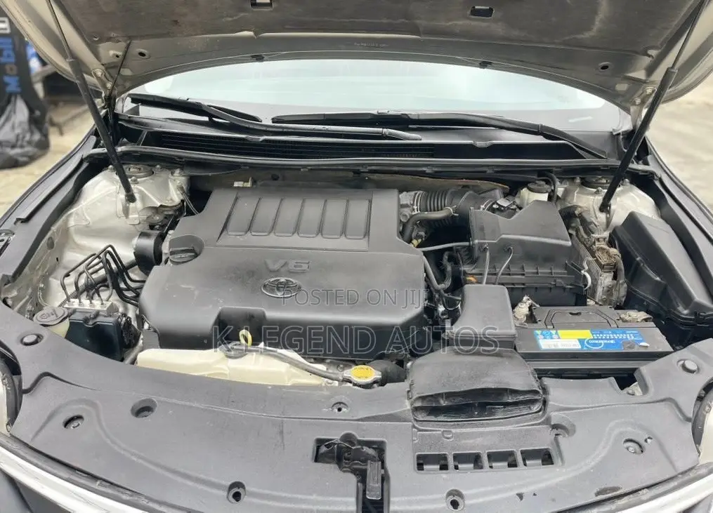 Toyota Avalon XLE 4dr Sedan (3.5L 6cyl 6A) 2015 Silver