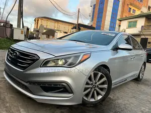 Hyundai Sonata Limited Sedan FWD (2.4L 4cyl 6A) 2017 Silver