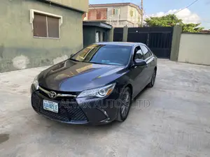 Toyota Camry SE 4dr Sedan (2.5L 4cyl 6A) 2015 Gray