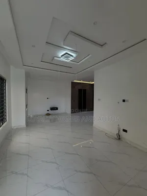 5bdrm House in Omole Phase 2 for sale