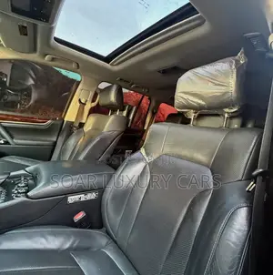 Lexus LX 570 AWD 2018 Gold