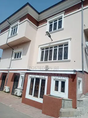 4bdrm Duplex in Spring Meadows for sale