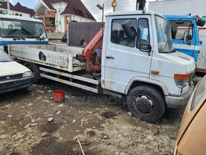 Benz 814d Mini Hiab Truck Foreign Used