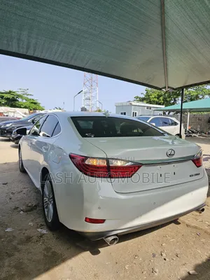 Lexus ES 2015 White
