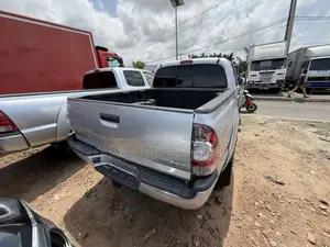 Toyota Tacoma Double Cab V6 Automatic 2010 Silver
