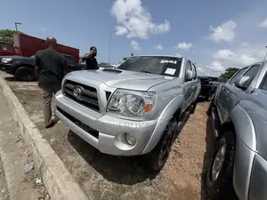 Toyota Tacoma Double Cab V6 Automatic 2010 Silver