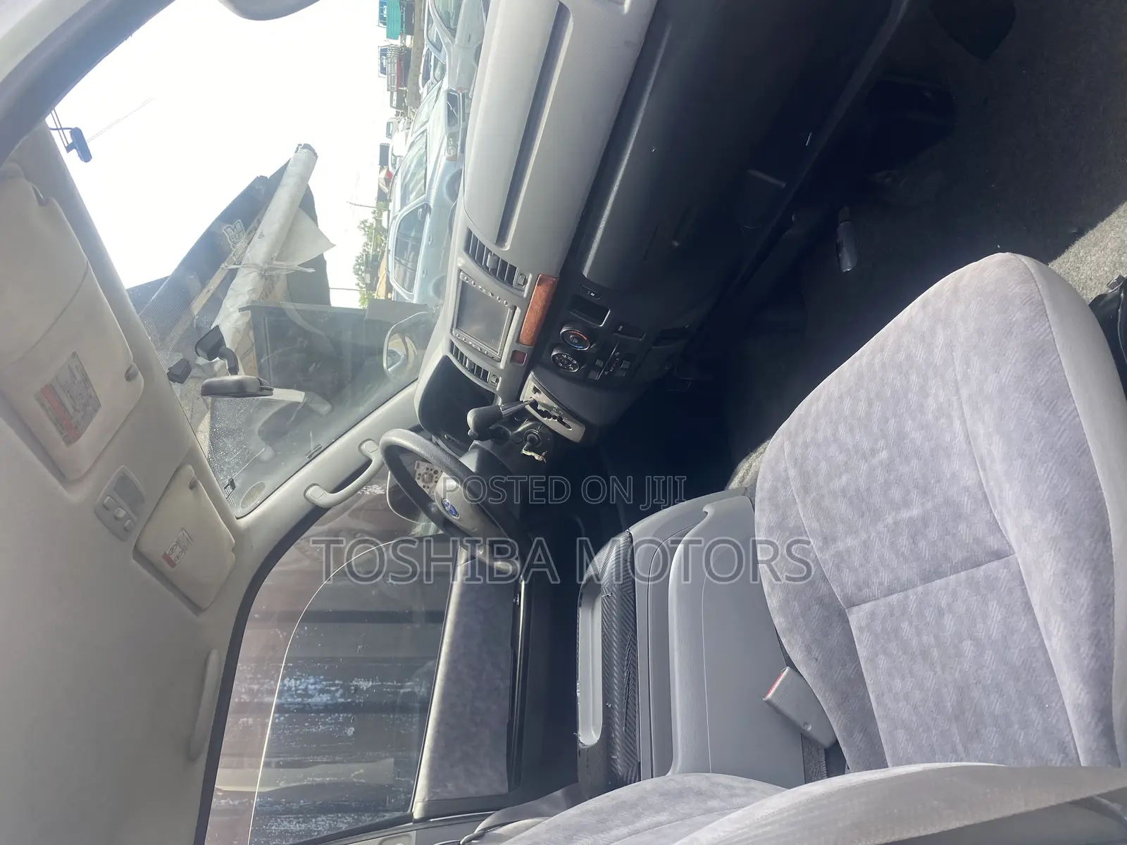 Toyota HiAce 2013 Silver