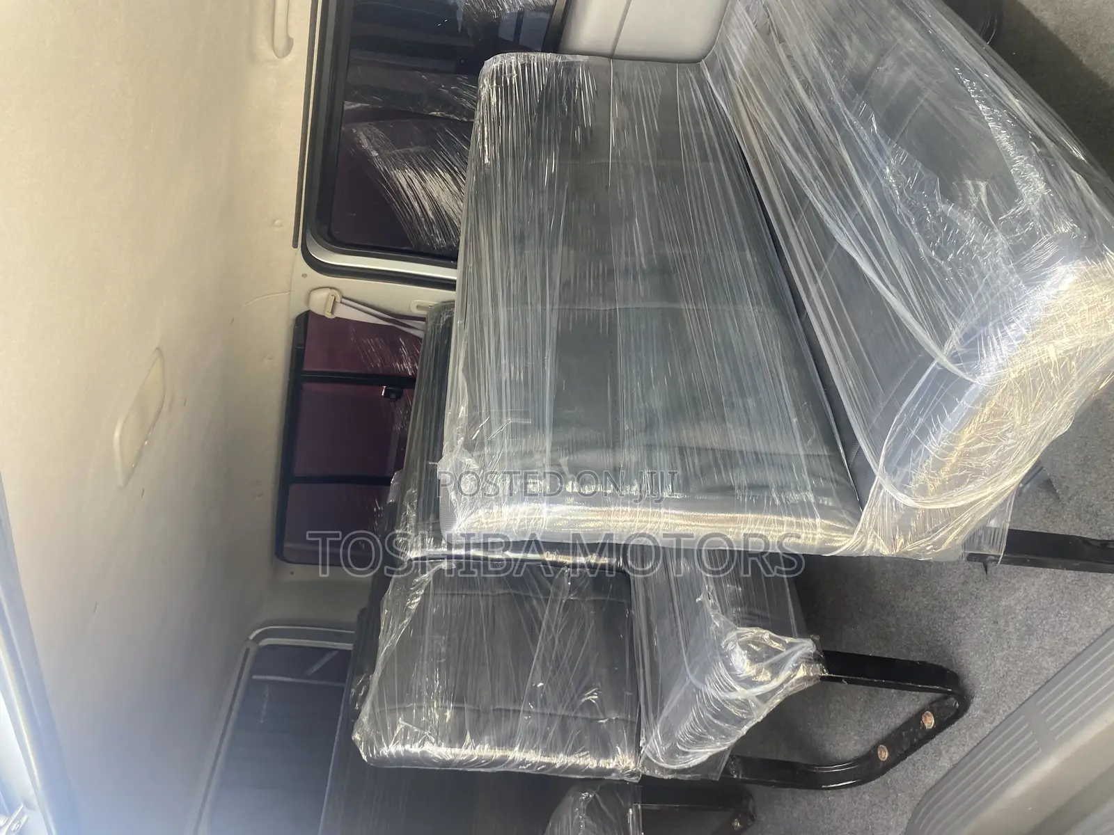 Toyota HiAce 2013 Silver