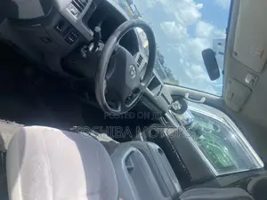 Toyota HiAce 2015 White