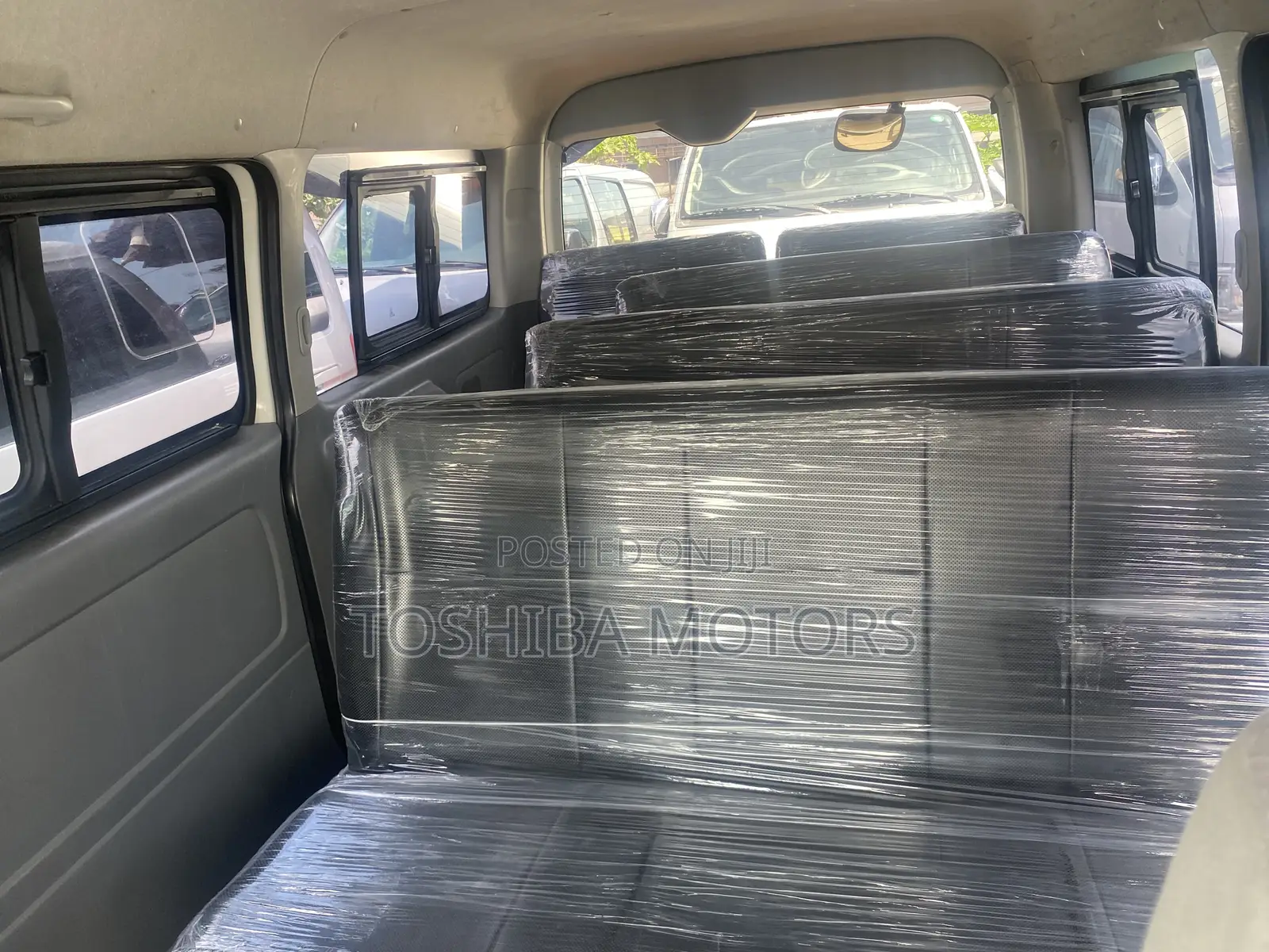 Toyota HiAce 2015 White