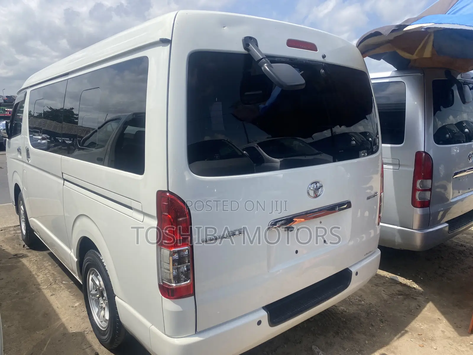 Toyota HiAce 2015 White