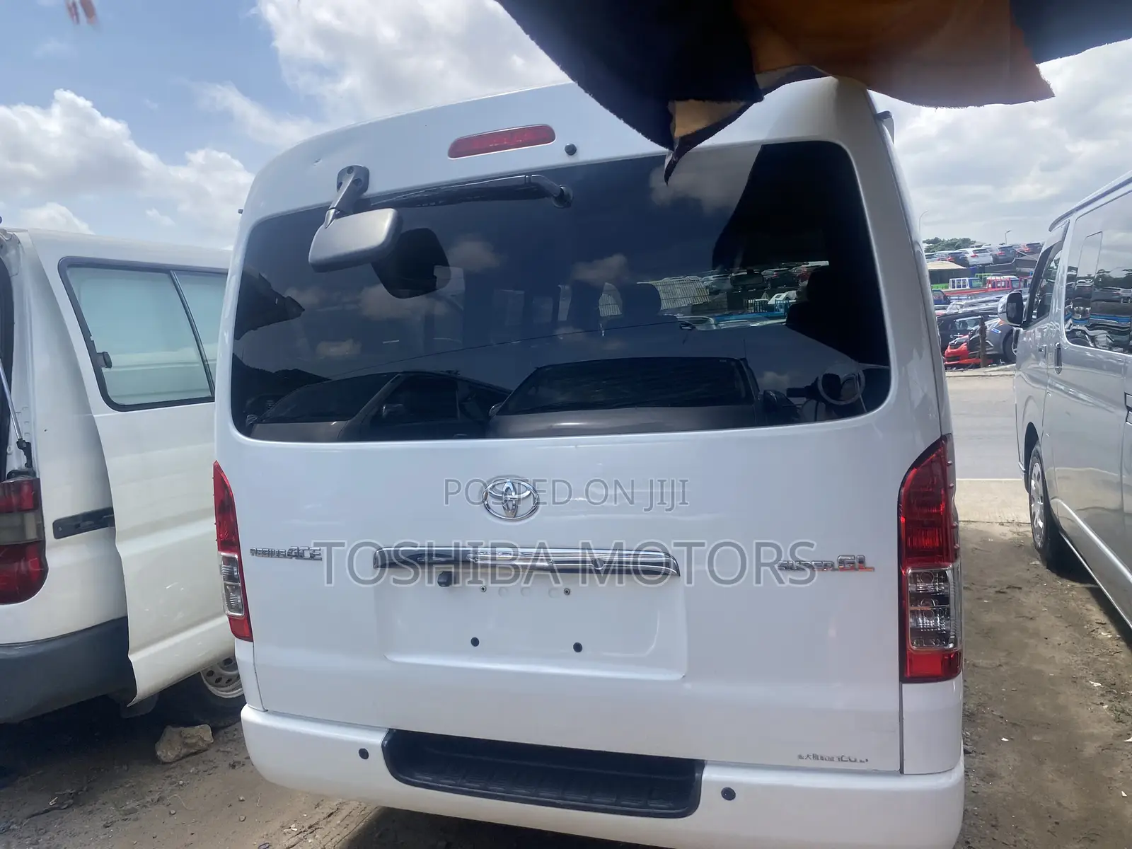 Toyota HiAce 2015 White
