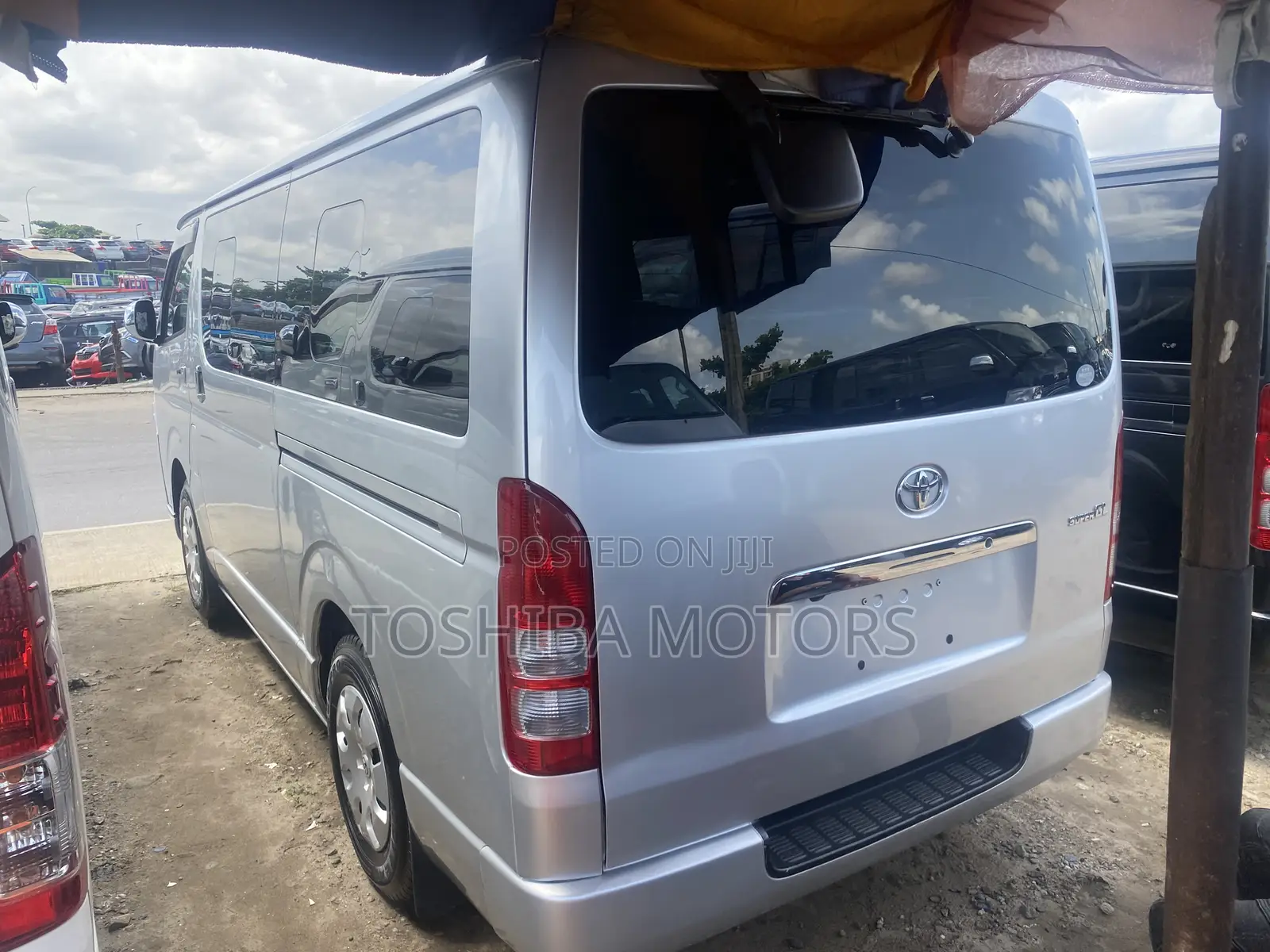 Toyota HiAce 2012 Silver