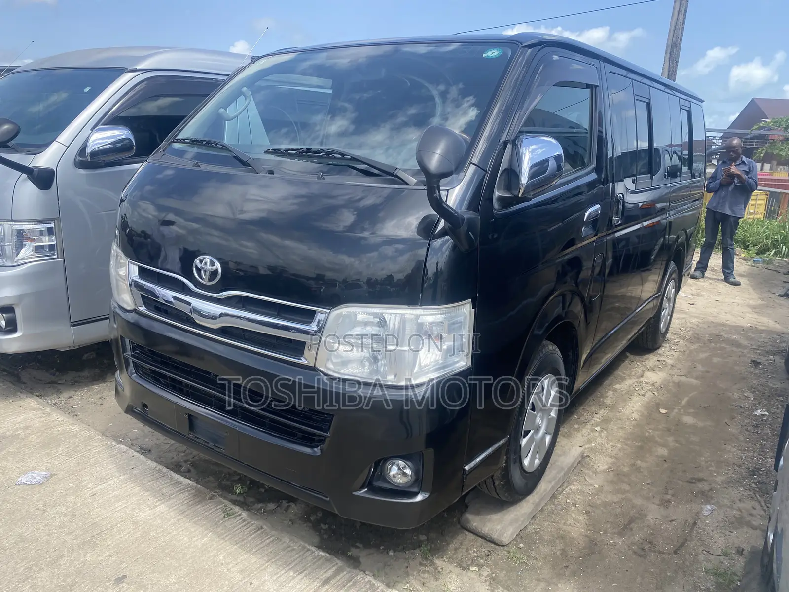 Toyota HiAce 2013 Silver