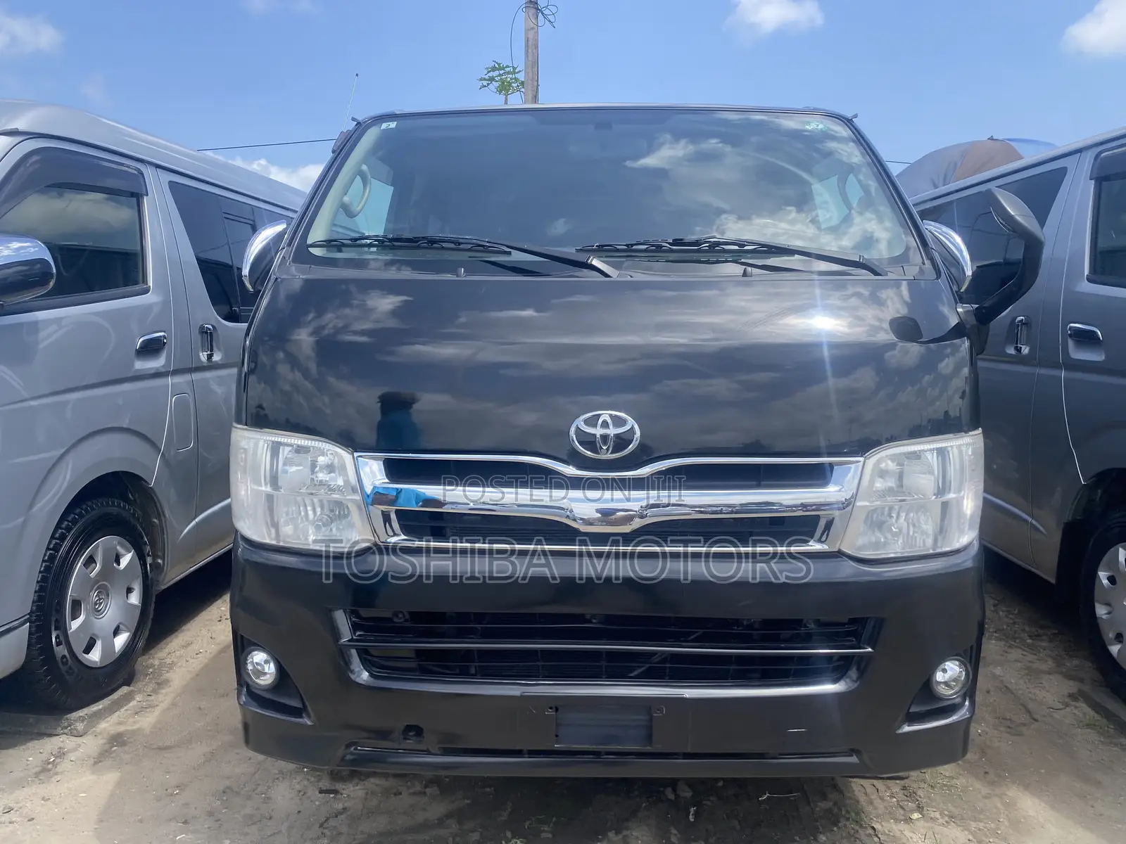 Toyota HiAce 2013 Silver
