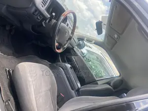 Toyota HiAce 2013 Silver