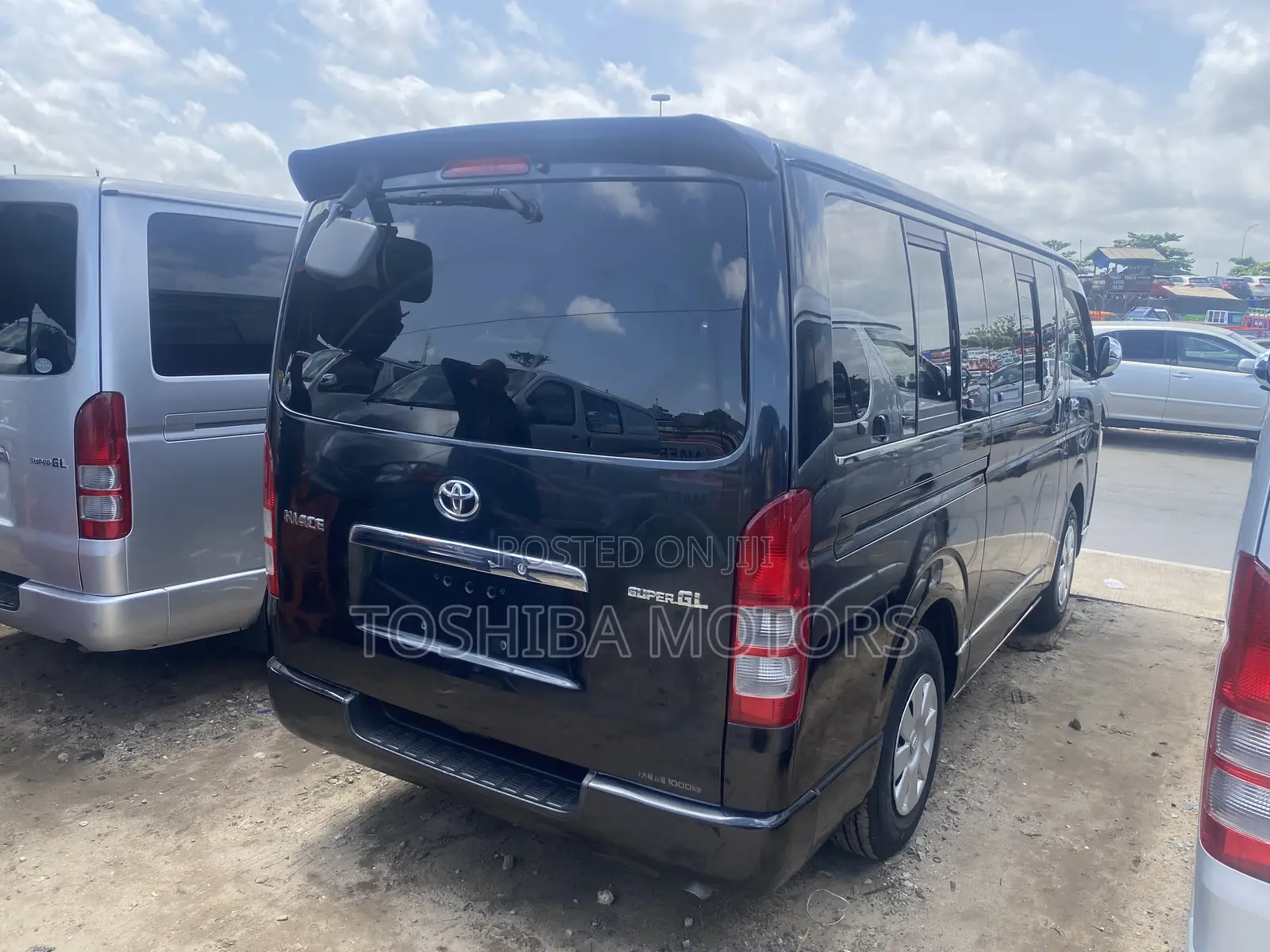 Toyota HiAce 2013 Silver