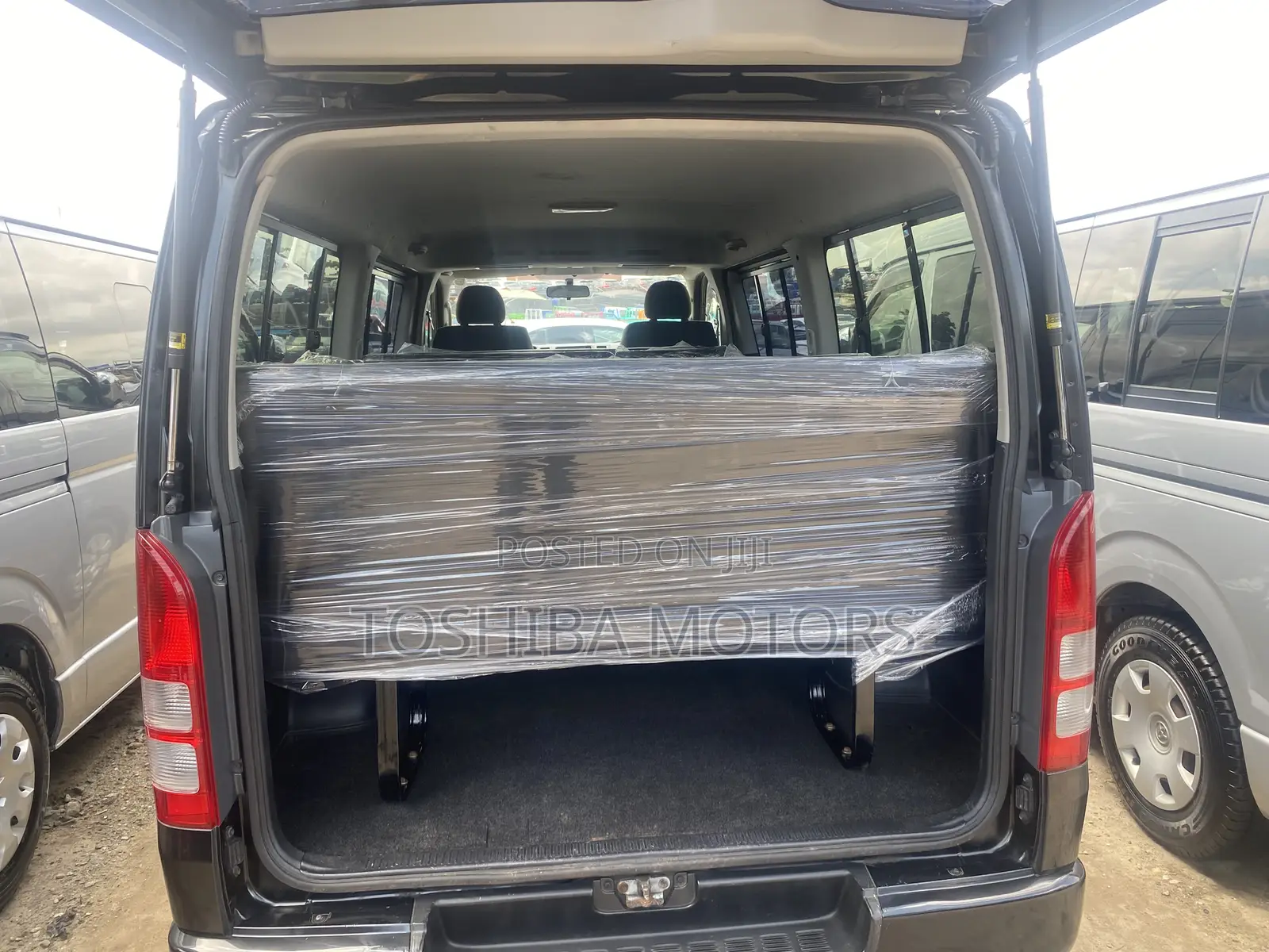 Toyota HiAce 2013 Silver