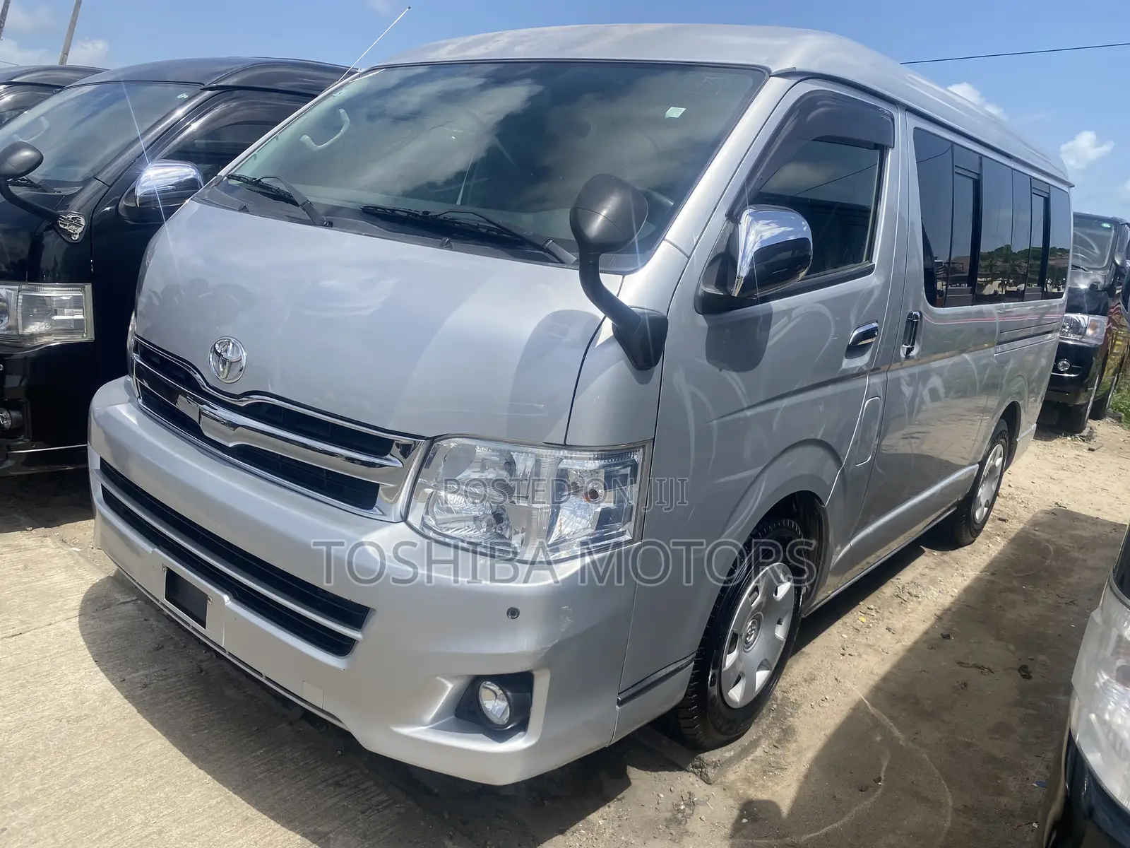 Toyota HiAce 2015 Silver