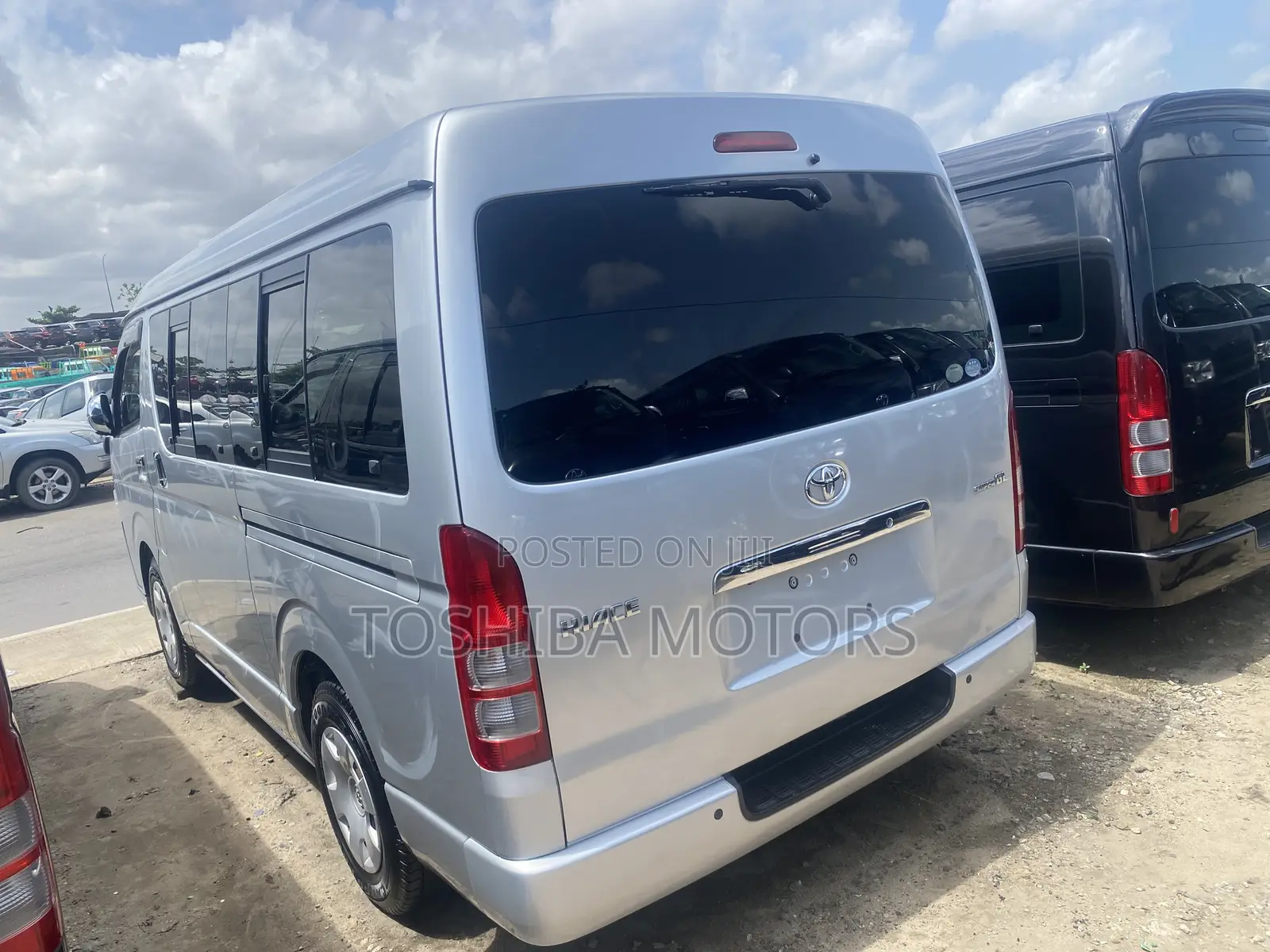 Toyota HiAce 2015 Silver