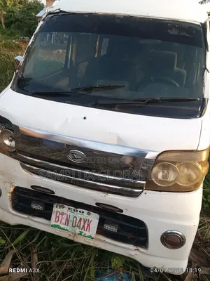 Daihatsu Hijet 2010 White