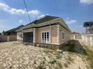 4bdrm Bungalow in Lugbe - Abuja for sale