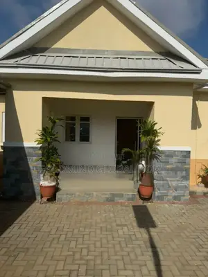 3bdrm Bungalow in Lugbe - Abuja for sale