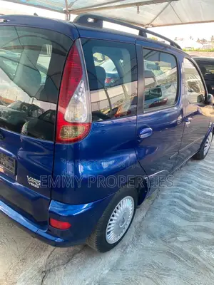 Toyota Yaris 2004 Blue