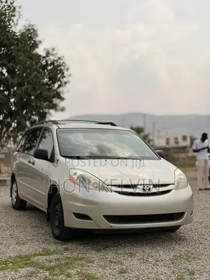 Toyota Sienna CE FWD 2007 Silver