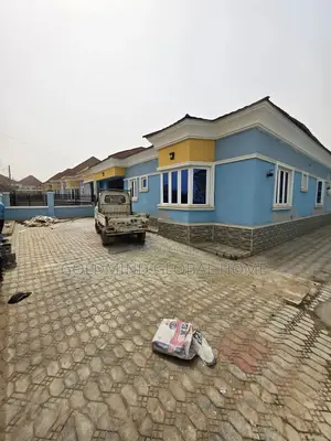 3bdrm Bungalow in Lugbe - Abuja for sale