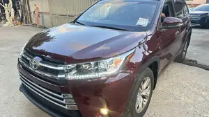 Toyota Highlander XLE V6 4x4 (3.5L 6cyl 6A) 2016 Burgundy