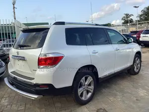 Toyota Highlander Limited 3.5L 2WD 2013 White