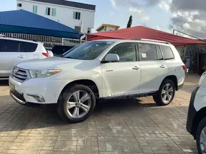 Toyota Highlander Limited 3.5L 2WD 2013 White