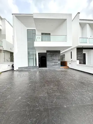 5bdrm Duplex in Ikota for sale