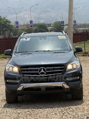 Mercedes-Benz M Class ML350 4MATIC 4dr SUV AWD (3.5L 6cyl 7A) 2014 Gray