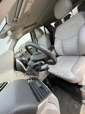 Mercedes-Benz M Class ML350 4MATIC 4dr SUV AWD (3.5L 6cyl 7A) 2014 Gray