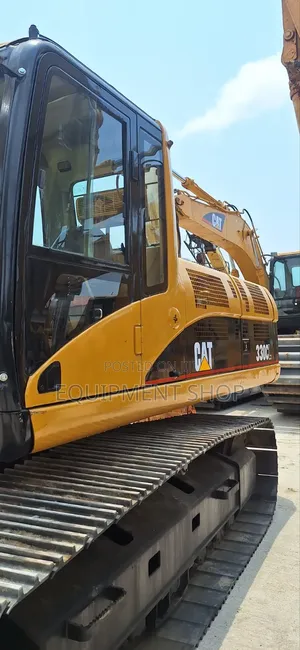Caterpillar Excavator 320cl for Sale. Prjce: 170 Million