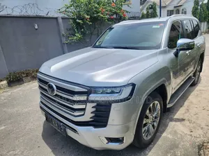 Toyota Land Cruiser 2023 Silver