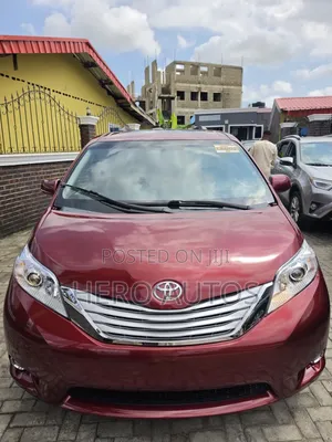 Toyota Sienna XLE 7 Passenger (3.5L 6cyl 6A) 2016 Red