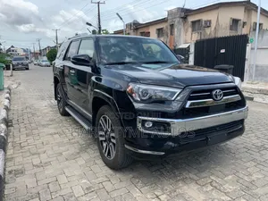 Toyota Highlander Limited AWD 2023 Black