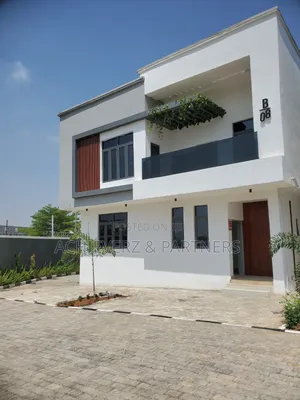 4bdrm Duplex in Mabushi for rent