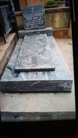 Beautiful Granite Grave Deco