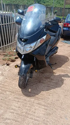 Suzuki Burgman 2014 White