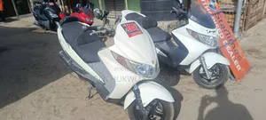 Suzuki Burgman 2014 White