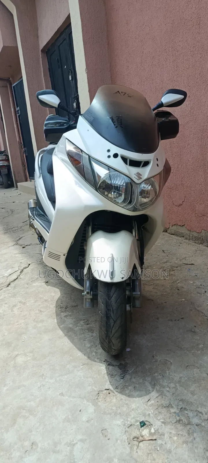 Suzuki Burgman 2014 White