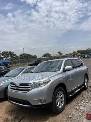 Toyota Highlander 2012 Silver