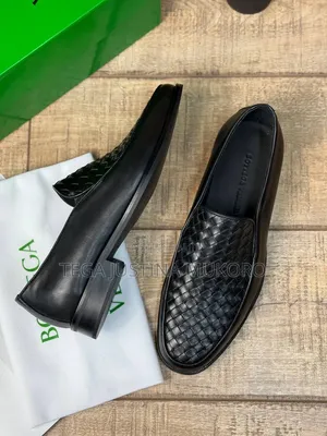 Bottega Veneta Stylish Design Men's Flat Shoes