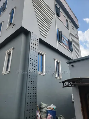 2bdrm Apartment in Balogun Street for rent