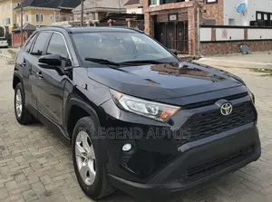 Toyota RAV4 XLE AWD 2019 Black