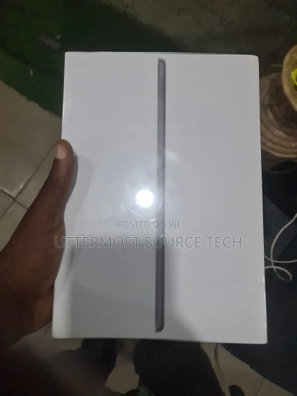 New Apple iPad 9.7 64 GB Black